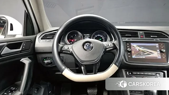 Volkswagen Tiguan second Generation 2020 Белый из Кореи, фото 4