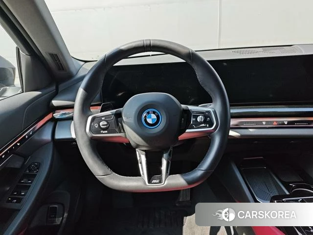 BMW i5 2025 Черный из Китая, фото 4