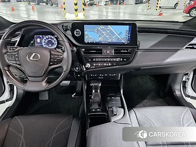 Lexus ES300h 7th generation 2022 Белый из Кореи, фото 4