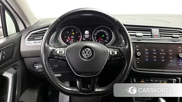 Volkswagen Tiguan second Generation 2018 Белый из Кореи, фото 4