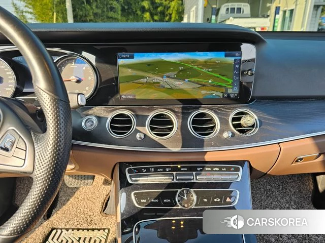 Mercedes-Benz E-Class W213 2018 Белый из Кореи, фото 4