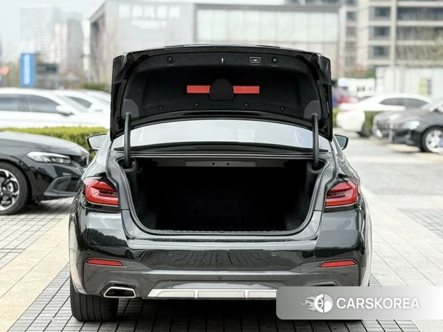BMW 5 series 2021 Черный из Китая, фото 4