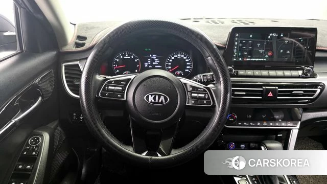 Kia Seltos 2021 Серый из Кореи, фото 4