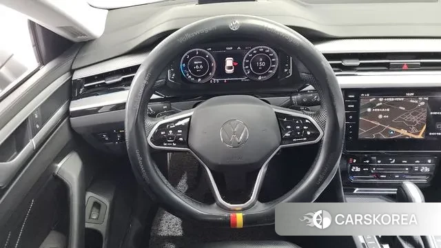 Volkswagen Arteon 2023 Белый из Кореи, фото 4