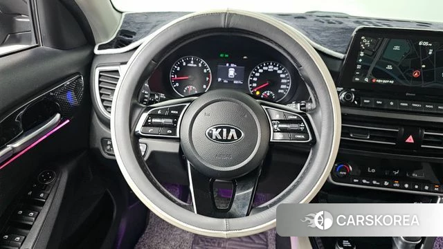 Kia Seltos 2021 Серый из Кореи, фото 4