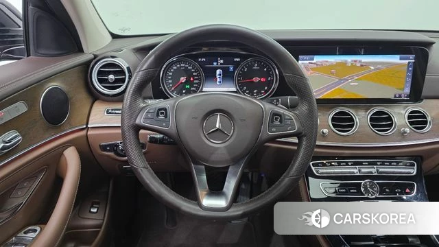 Mercedes-Benz E-Class W213 2018 Черный из Кореи, фото 4