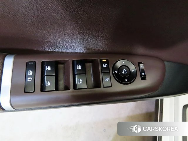 Hyundai Grandeur Hybrid (GN7) 2023 Белый из Кореи, фото 4