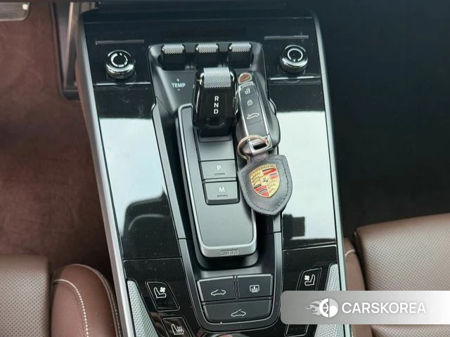 Porsche 911 2024 Серебристо-серый из Кореи, фото 4