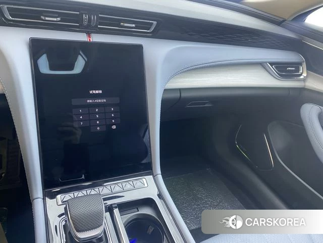 Red flag H5 PHEV 2025 Серебристо-серый из Китая, фото 4
