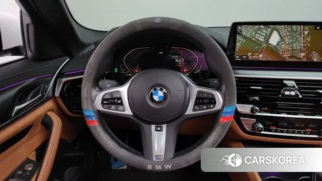 BMW 5 Series (G30) 2023 Белый из Кореи, фото 4