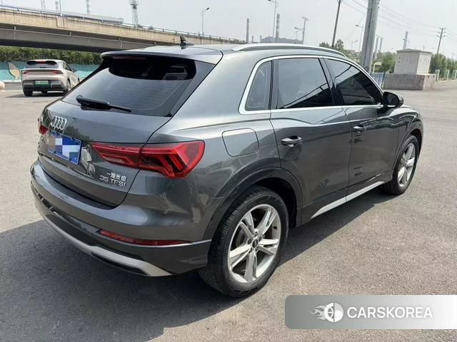 Audi Q3 2022 Темно-серый из Китая, фото 4
