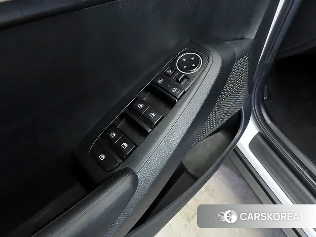 Kia Seltos 2022 Белый из Кореи, фото 4