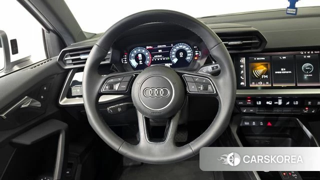 Audi A3 (8Y) 2023 Белый из Кореи, фото 4
