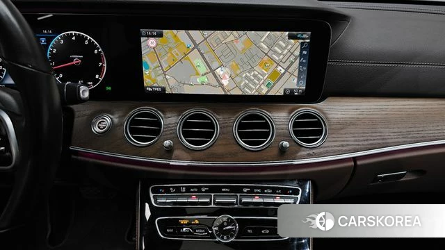 Mercedes-Benz E-Class W213 2020 Белый из Кореи, фото 4