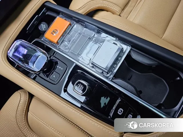 Volvo XC90 second Generation 2024 Белый из Кореи, фото 4