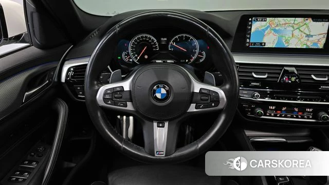 BMW 5 Series (G30) 2018 Белый из Кореи, фото 4