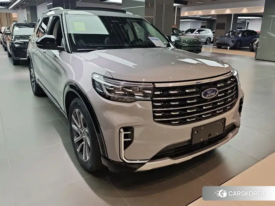 Ford Explorer 2026 Silver/gray из Китая, фото 4