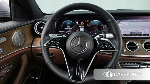 Mercedes-Benz E-Class W213 2021 Светло-серебряный цвет из Кореи, фото 4