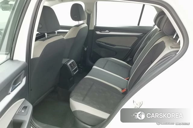 Volkswagen Golf 2021 Белый из Китая, фото 3