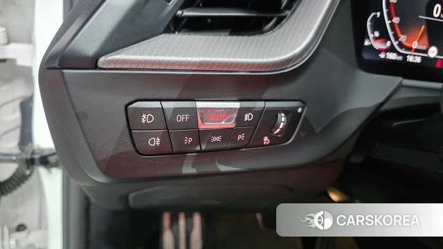 BMW 1 Series (F40) 2021 Белый из Кореи, фото 4