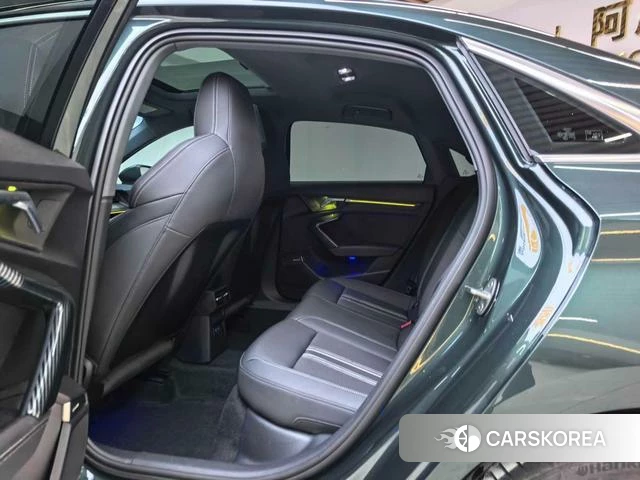 Audi A3 2023 Зеленый из Китая, фото 4