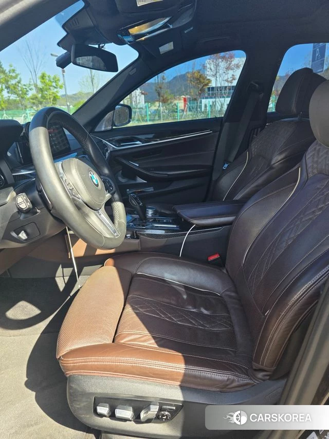 BMW 5 Series (G30) 2018 Черный из Кореи, фото 4