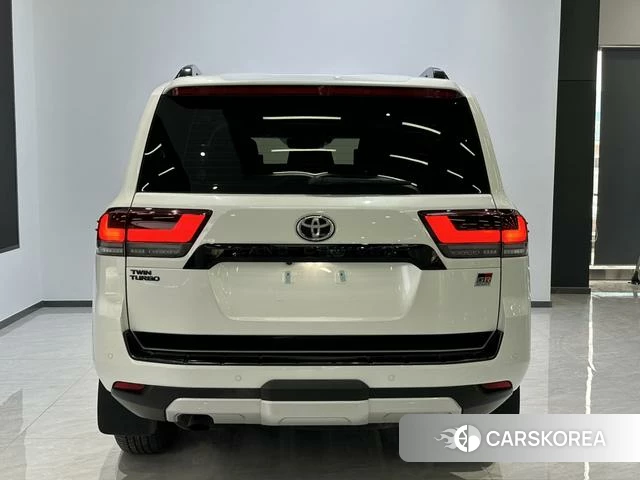 Toyota Land Cruiser (imported) 2025 Белый из Китая, фото 4