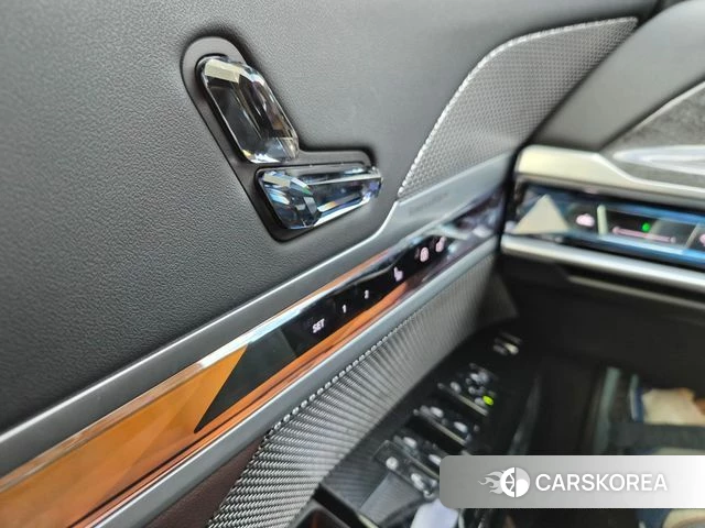 BMW 7 Series (G70) 2023 Серый из Кореи, фото 4