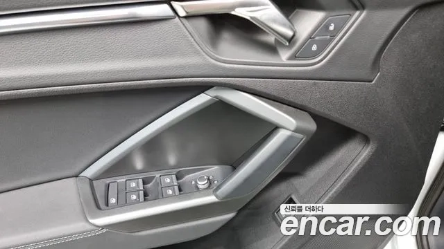 Audi Q3 (F3) 2023 Белый из Кореи, фото 4