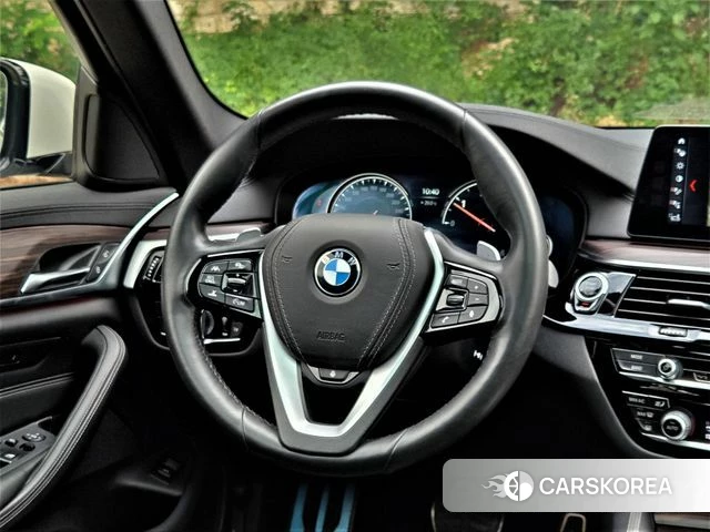 BMW 5 Series (G30) 2018 Белый из Кореи, фото 4