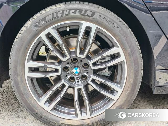 BMW 5 series 2025 Черный из Китая, фото 4