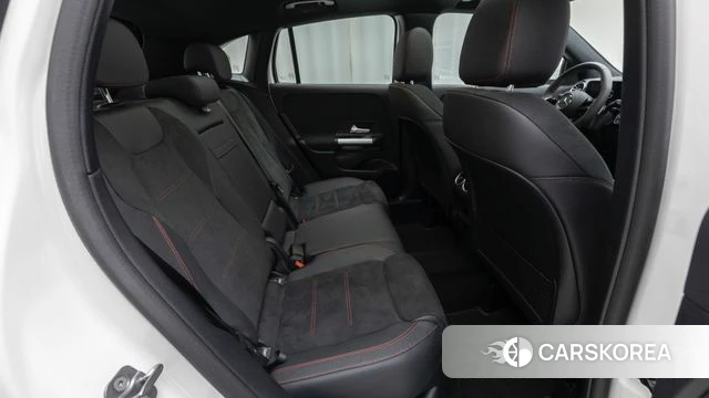 Mercedes-Benz GLA - Class H247 2025 Белый из Кореи, фото 4