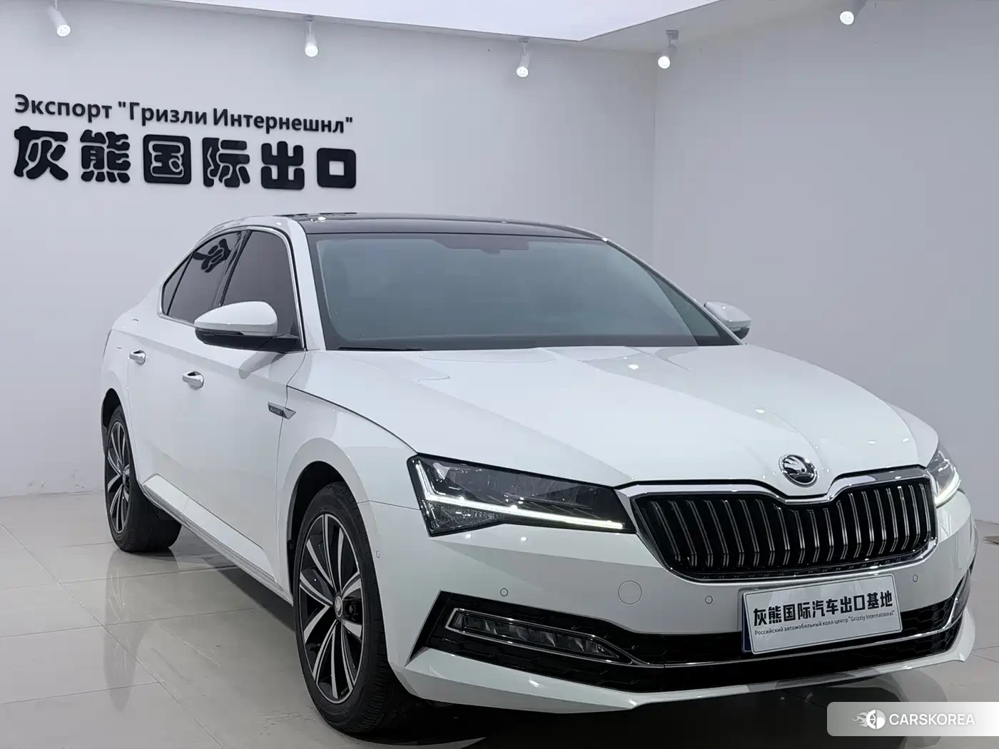 Skoda Superb 2024 Белый из Китая, фото 4