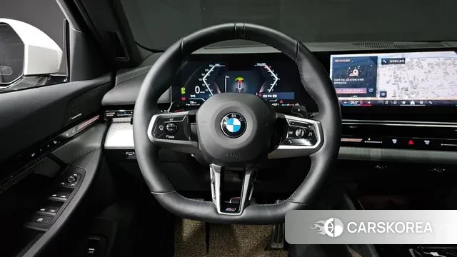 BMW 5 Series (G60) 2024 Белый из Кореи, фото 4