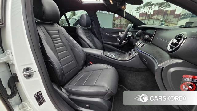 Mercedes-Benz E-Class W213 2022 Белый из Кореи, фото 4