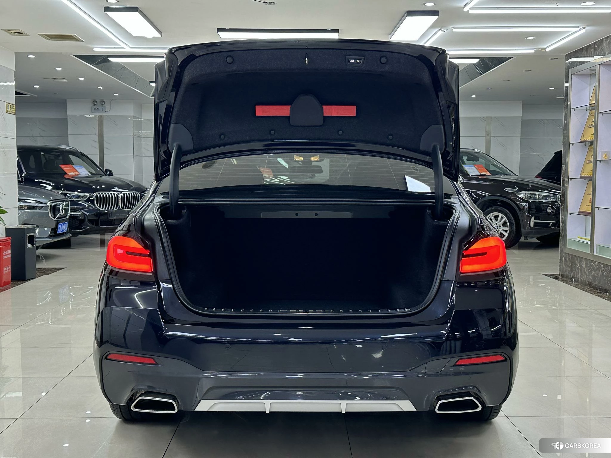 BMW 5 series 2021 Черный из Китая, фото 4