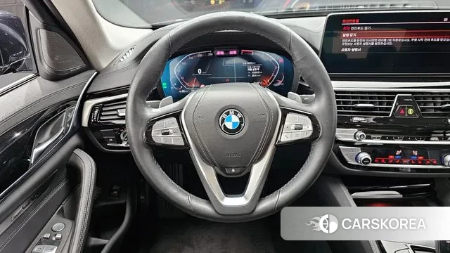 BMW 5 Series (G30) 2021 Черный из Кореи, фото 4