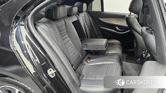Mercedes-Benz E-Class W213 2021 Черный из Кореи, фото 4