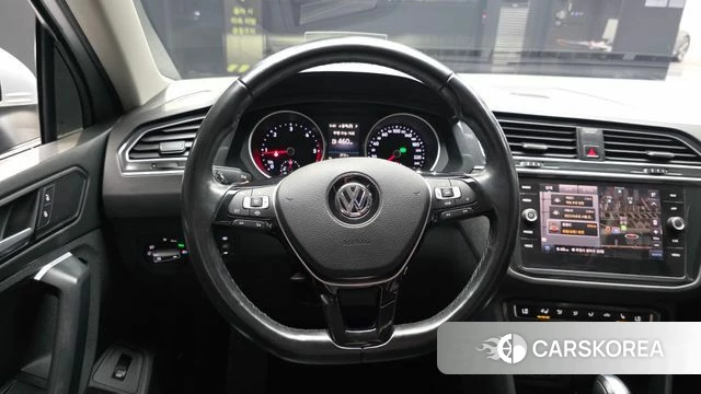 Volkswagen Tiguan second Generation 2020 Серебряный из Кореи, фото 4