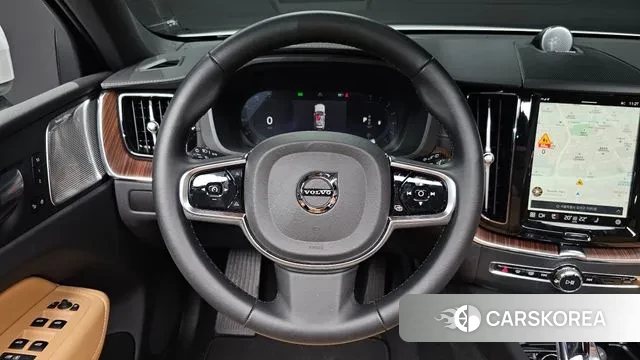 Volvo XC60 second Generation 2024 Белый из Кореи, фото 4