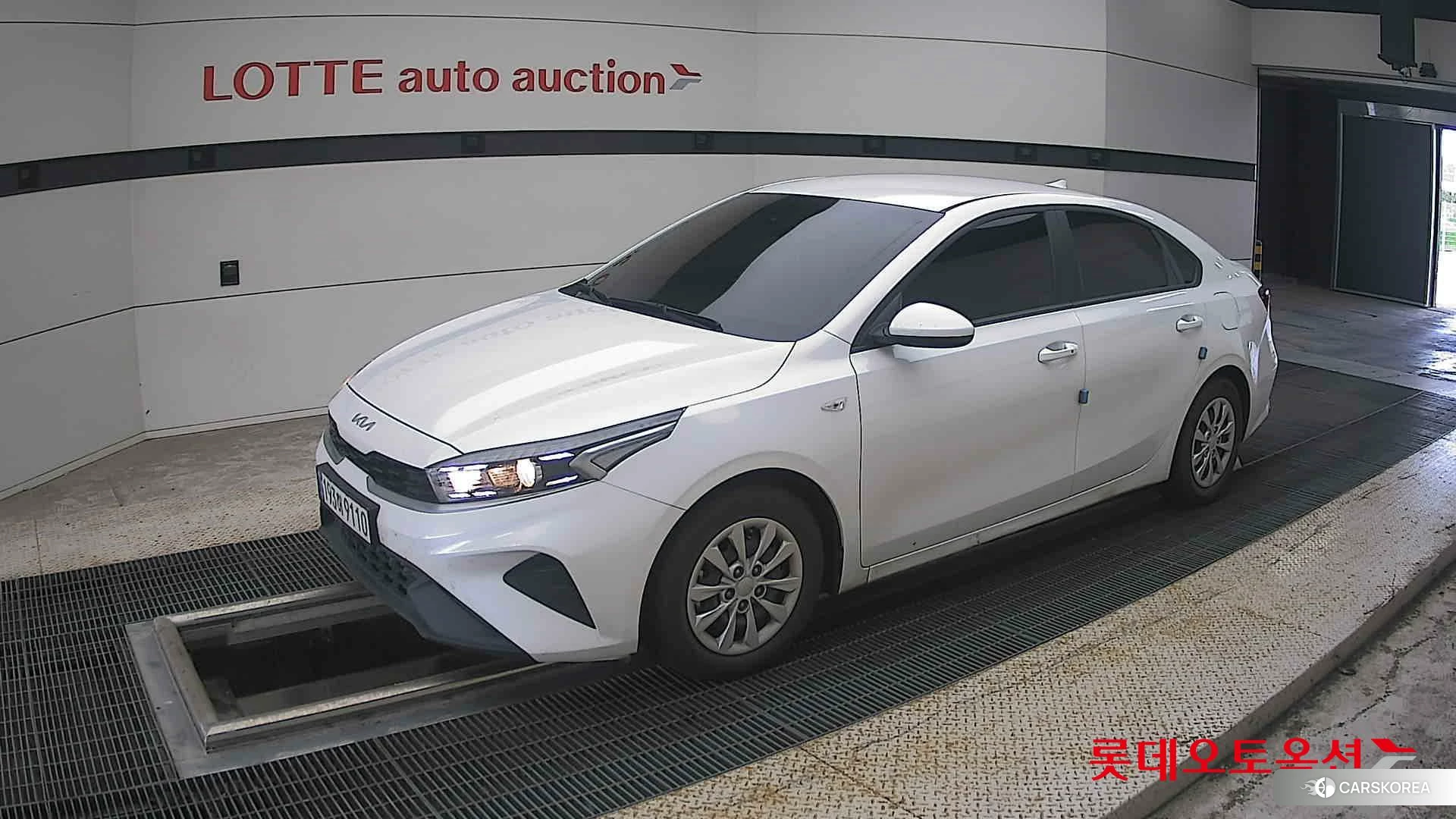 Kia K3 2023 Snow White Pearl (optional) из Кореи, фото 4
