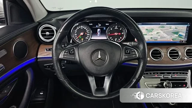 Mercedes-Benz E-Class W213 2018 Серебряный из Кореи, фото 4