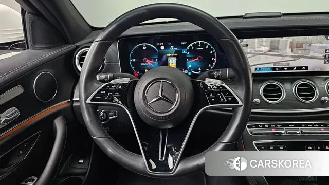 Mercedes-Benz E-Class W213 2023 Белый из Кореи, фото 4