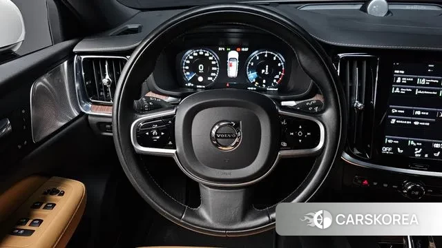 Volvo V60 Cross-Country 2nd Generation 2020 Белый из Кореи, фото 4