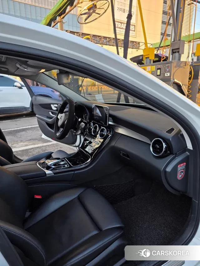 Mercedes-Benz C-Class W205 2018 Белый из Кореи, фото 4