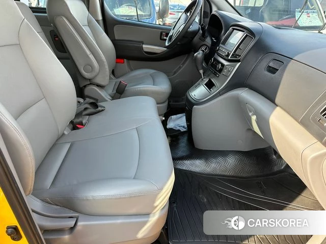 Hyundai The New Grand Starex 2021 Желтый из Кореи, фото 4