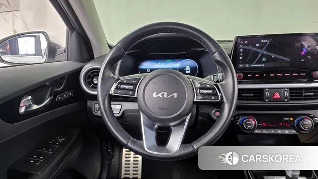 Kia The New K3 2nd generation 2023 Белый из Кореи, фото 4