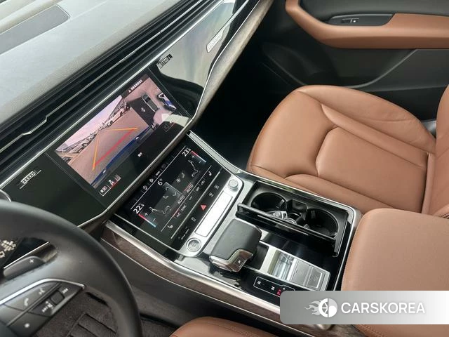Audi Q7 2021 Черный из Китая, фото 4