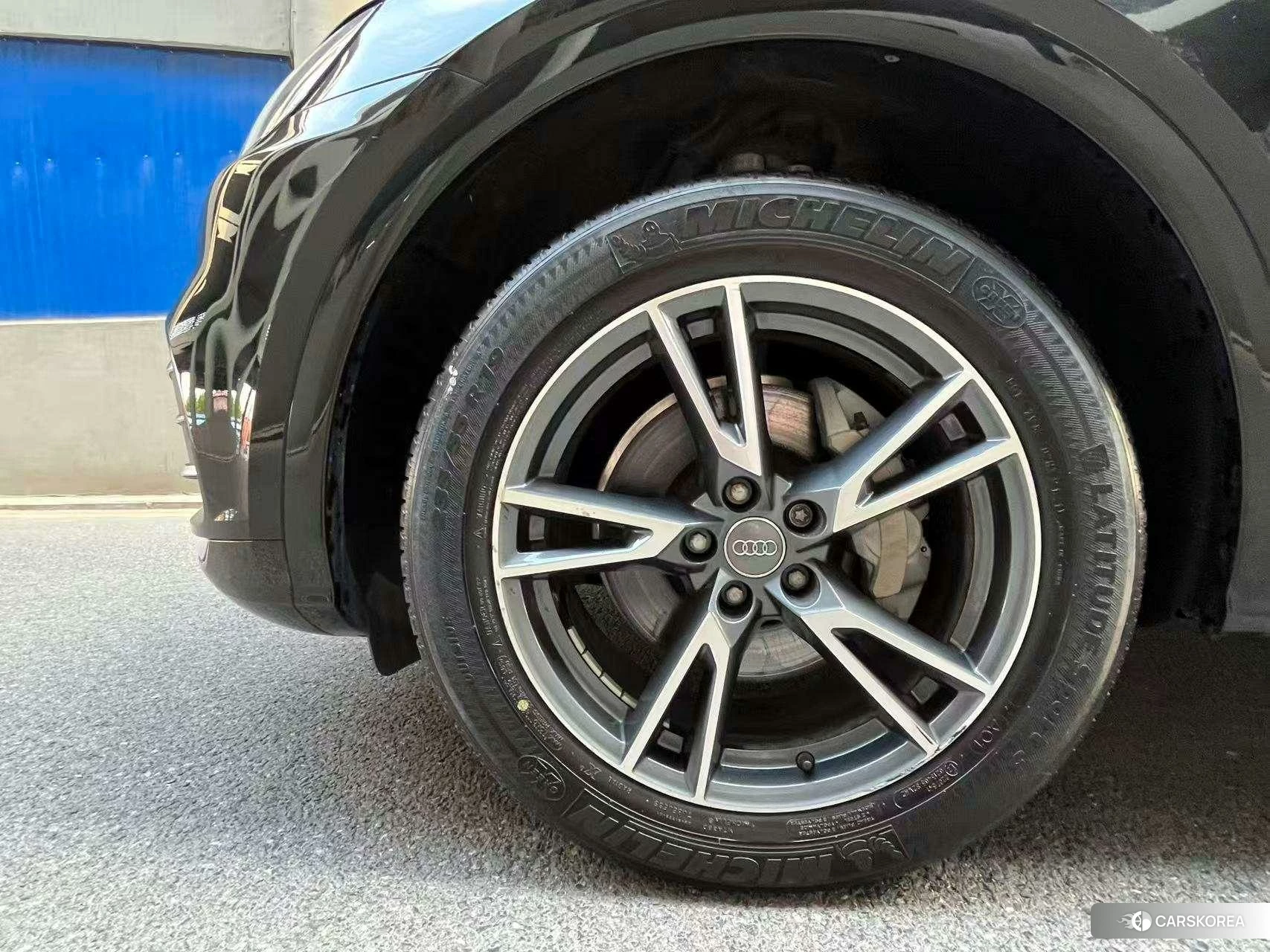 Audi Q5L 2020 Черный из Китая, фото 4