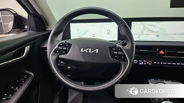 Kia EV6 2023 Жемчужный цвет из Кореи, фото 4